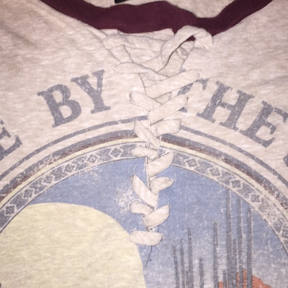 Live by the Sun love by the Moon T-shirt - Picture 2 of 3